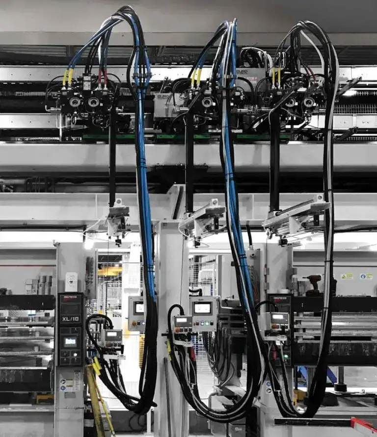 Impianto automatizzato realizzato a 3 bracci Europoliuretani